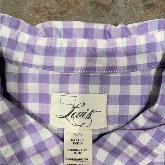 Levi’s Long Sleeve Button Down - Picture 3 of 5